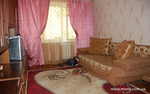 Квартира подобово по ул. Салютная, 27 (Киев)