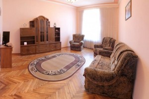 Квартира посуточно по ул. Костомарова, 18