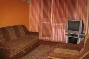 Квартира посуточно по ул. Клапцова, 7