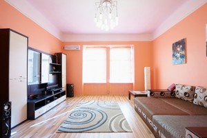 Квартира посуточно по пл. Данила Галицкого, 2