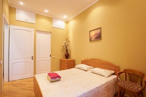 Квартира посуточно по ул. Здоровья, 4