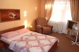 Квартира посуточно по ул. Героев Днепра, 71