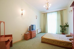 Квартира подобово по вул. Фурманська, 9