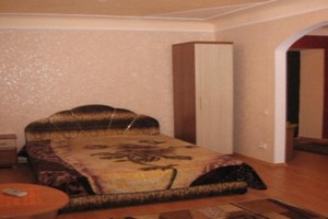 Квартира посуточно по ул. Тринклера, 7
