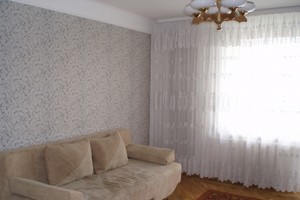Квартира посуточно по ул. Соборности, 42