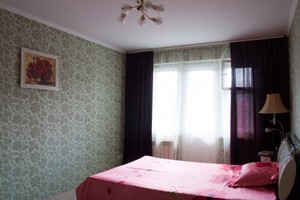 Квартира подобово по вул. Яворницького, 7