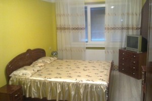 Квартира посуточно по ул. Комарова, 3