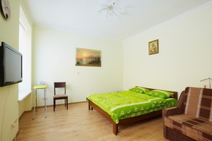 Квартира посуточно по пл. Ринок, 12