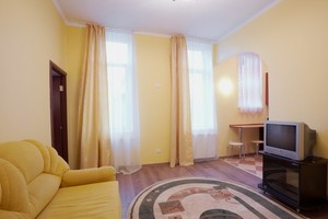 Квартира подобово по вул. Князя Романа, 26
