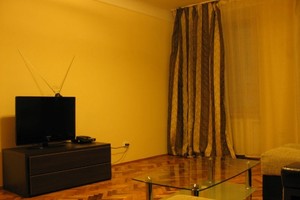Квартира подобово по пл. Ринок, 15