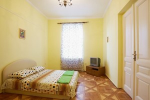 Квартира подобово по вул. Одеська, 14