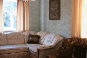 Квартира посуточно по ул. Дмитриева, 17