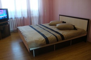 Квартира посуточно по ул. Комарова, 10