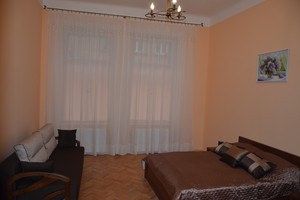 Двокімнатні апартаменти подобово в самому центрі Львова