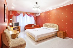 Здається двокімнатна квартира в Києві подобово з двома спальнями