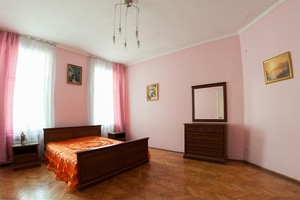 Квартира в центре Львова, 2 мин. до площі Рынок