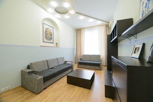 3-комнатная квартира с джакузи в самом центре Киева