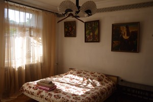Трехкомнатная квартира в центре Одессы