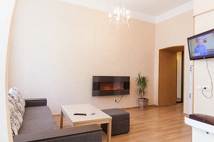 Затишна квартира з двома спальнями в центрі Львова подобово