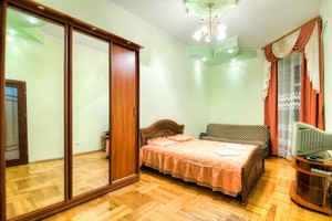 Затишна однокімнатна квартира у Львові подобово для 4-х чоловік
