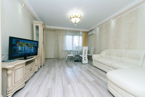 Современная двухкомнатная квартира в центре Киева