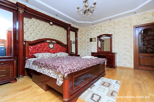 Квартира посуточно по ул. Валерия Лобановского, 4ж (Киев)