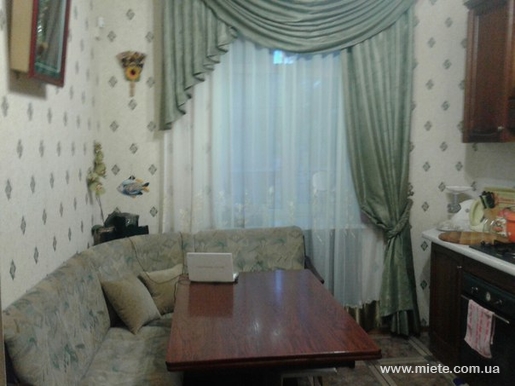 Квартира посуточно по пер. Сельскохозяйственный, 5 (Одесса)