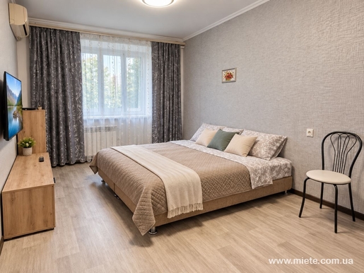 Квартира подобово по вул. Планетна, 3 (Дніпро)