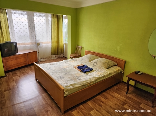 Квартира подобово по пр. Перемоги, 17 (Київ)