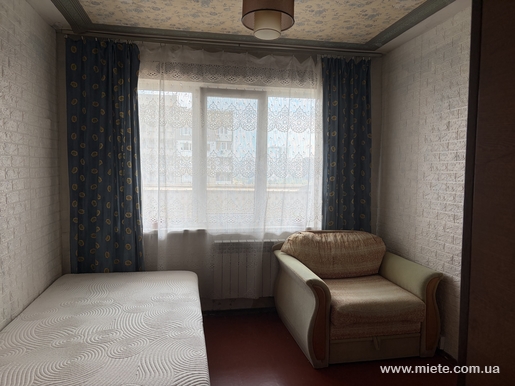 Квартира посуточно по ул. Лятошинского, 12 (Киев)