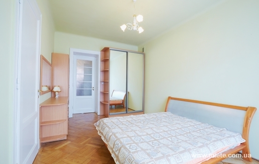 Квартира посуточно по ул. Саксаганского, 8 (Львов)