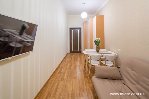 Квартира подобово по пр. Свободи, 25 (Львів)