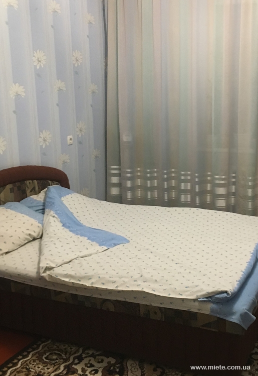Квартира посуточно по ул. Павла Глазового, 12 (Кривой Рог)