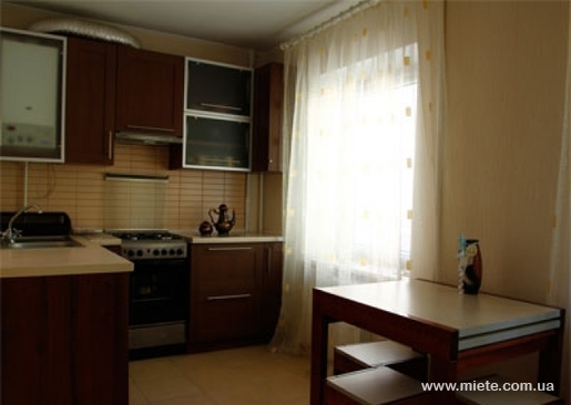 Квартира посуточно по ул. Парковая, 8 (Ровно)