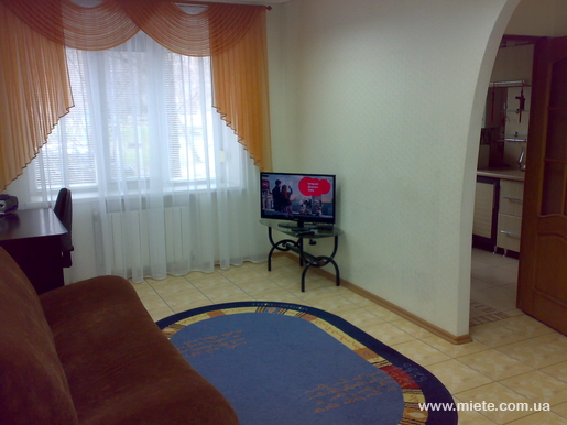 Квартира посуточно по ул. Есенина, 9 (Кривой Рог)