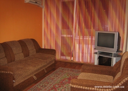 Квартира посуточно по ул. Клапцова, 7 (Харьков)