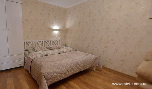 Квартира посуточно по ул. Преображенская, 14 (Чернигов)