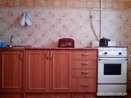 Квартира посуточно по ул. Степана Бандеры, 44 (Ровно)