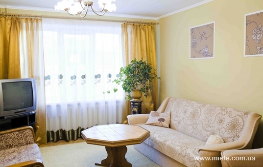 Квартира посуточно по пр. Соборности, 42 (Луцк)