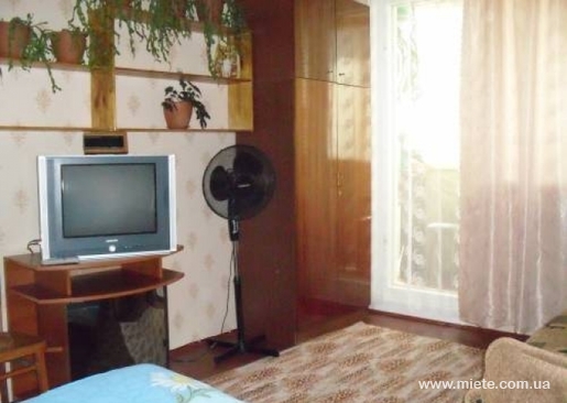 Квартира посуточно по ул. Жовтневая, 68 (Полтава)