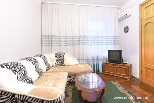 Квартира посуточно по ул. Малая Житомирская, 20г (Киев)