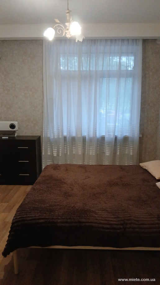 Квартира посуточно по ул. Академика Заболотного, 126/1 (Киев)