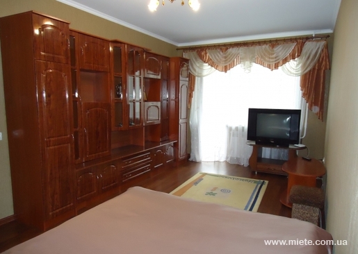 Квартира посуточно по ул. Конякина, 12а (Луцк)