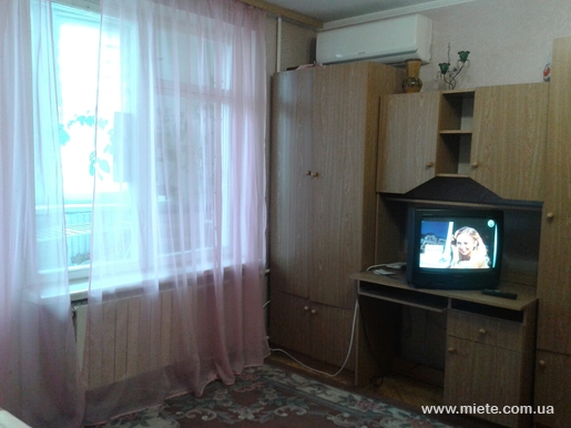 Квартира посуточно по ул. Пироговского, 6 (Киев)