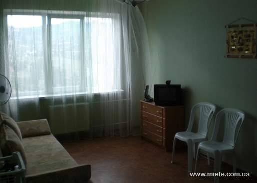 Квартира посуточно по ул. Б. Хмельницкого, 25 (Алушта)