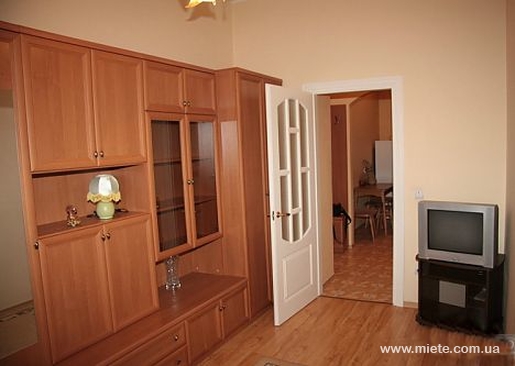 Квартира посуточно по ул. Перова, 14 (Львов)