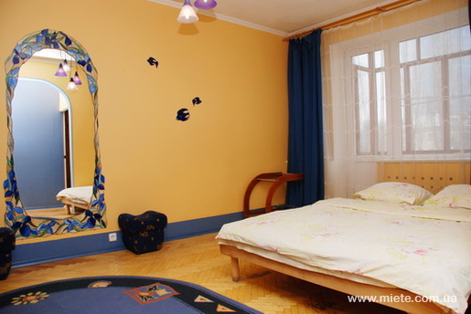 Квартира посуточно по ул. Госпитальная, 2 (Киев)