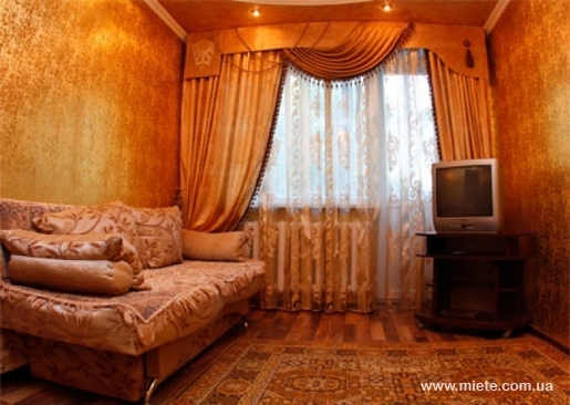 Квартира посуточно по ул. Ст. Бандеры, 65 (Ровно)