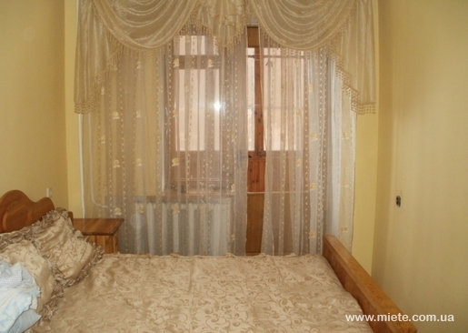 Квартира посуточно по ул. Мельника, 8 (Ровно)
