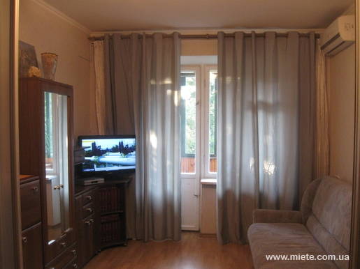 Квартира посуточно по ул. Госпитальная, 2 (Киев)